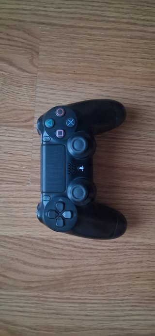 Ps4 Slim + 4 mandos