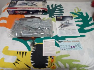 Maqueta Revell F-14A Tomcat Top Gun 1:48