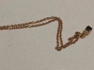 Collar con colgante de zafiro