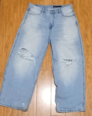 Vaqueros Baggy rotos leer desc