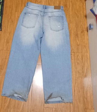 Vaqueros Baggy rotos leer desc