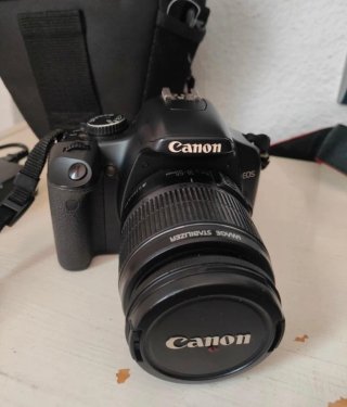Canon EOS 450D + Objetivo EF-S 18-55mm