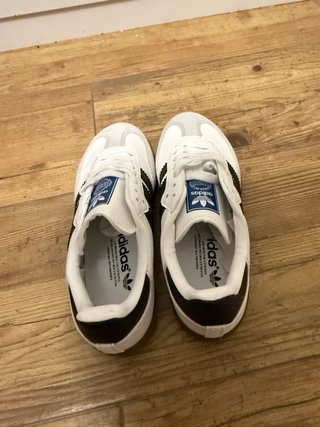 Adidas Samba Blancas y Negras