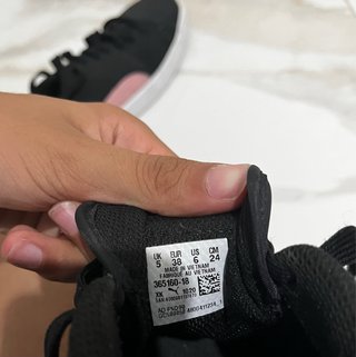 Zapatillas Puma Negras y Rosas