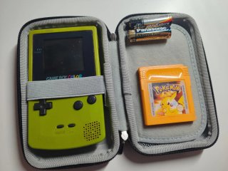 Nintendo Game Boy Color + Pokémon