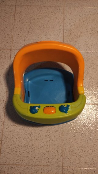 Asiento bañera bebé con juguetes