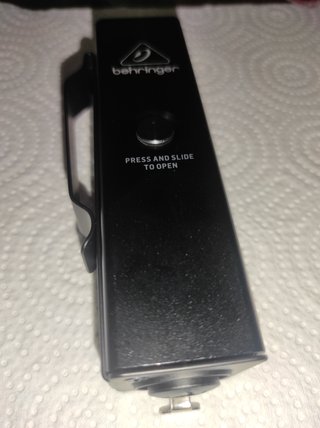 Amplificador Behringer Negro/Plateado