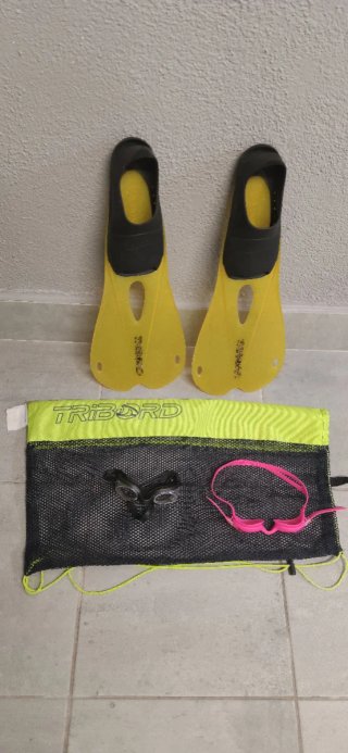 Aletas y gafas de natación