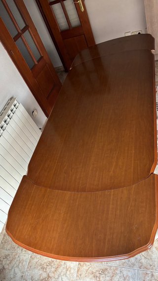 Mesa extensible de comedor de madera