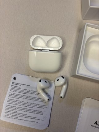 Airpods 4 ANC Apple Bianche