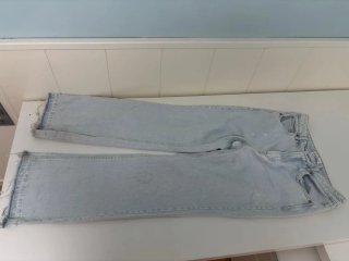 Pantalones vaqueros anchos desgastados