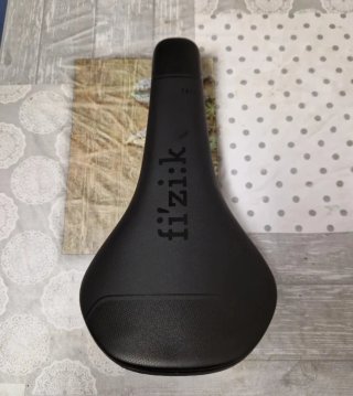Sillín Fizik Taiga Negro