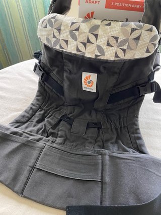 Mochila portabebés Ergobaby Adapt Graphic Grey