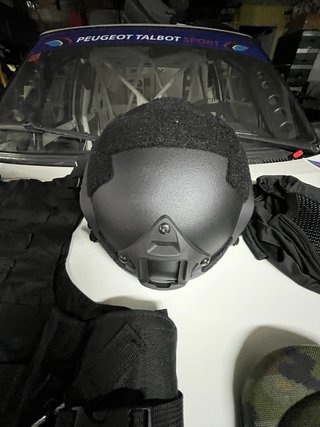 Pack Airsoft: Chaleco, Casco y Protecciones