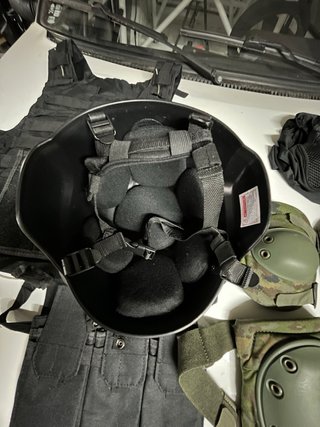 Pack Airsoft: Chaleco, Casco y Protecciones