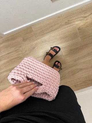 Bolso tejido rosa hecho a mano