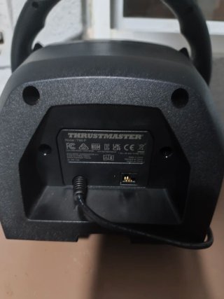Volante Thrustmaster Ferrari PS5/PS4