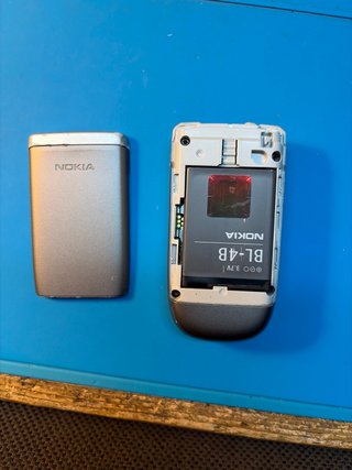Nokia 2760 Tapa Libre Gris/Plata