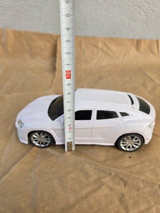 Coche deportivo blanco