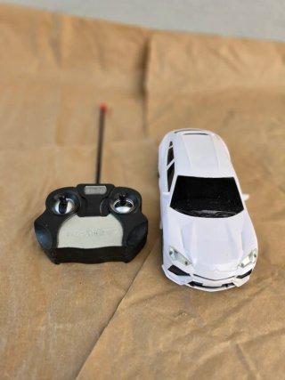 Coche deportivo blanco
