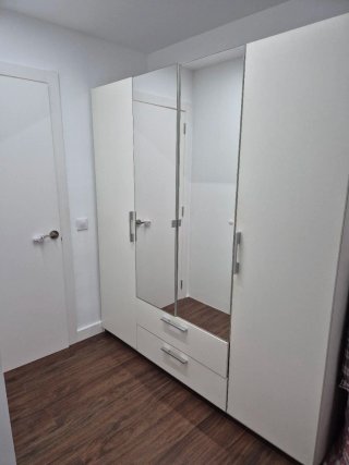 Armario 4 puertas blanco con espejo