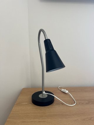 Lámpara de escritorio flexible negra