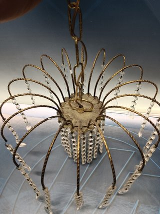 Preciosa Lampara de techo Araña, mid century, cristal de roca 18 brazos, 56 cm.