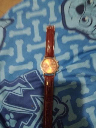 Reloj de pulsera con correa de cuero