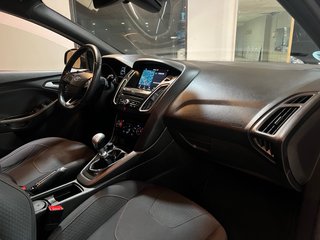 Ford Focus ST LINE