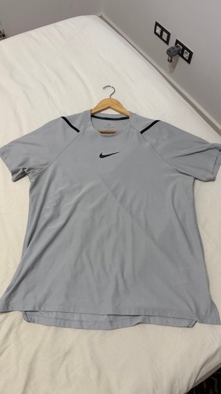 Camiseta Nike Gris Talla L