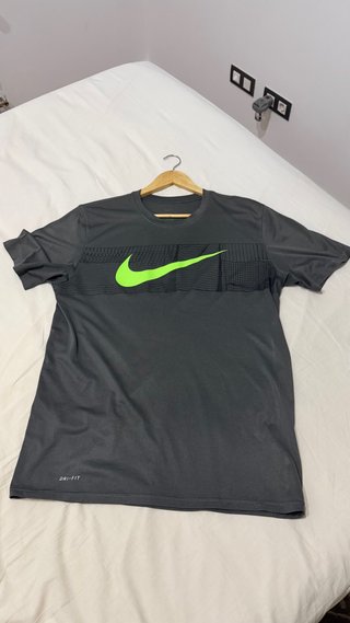 Camiseta Nike Dri-Fit Gris Talla L