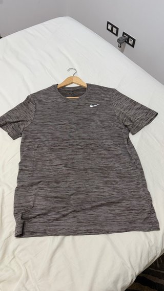 Camiseta Nike Gris Talla L