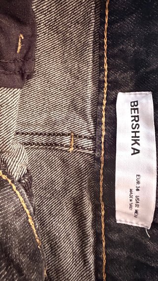 Bermuda Bershka gris mujer