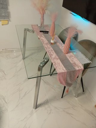 Mesa de cristal y metal