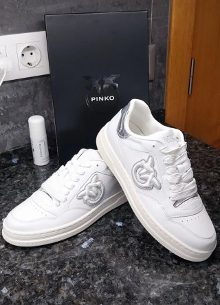 Tênis Pinko Pele Branco e Prateado