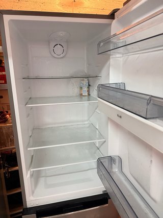 Frigorífico Sauber con dispensador