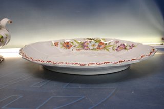 Sopera y fuente porcelana o loza Made in Italy. Pintado a mano. Vintage.