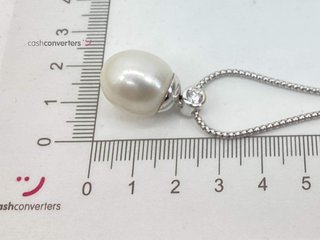 cadena oro 18k con piedra con perla 22cm