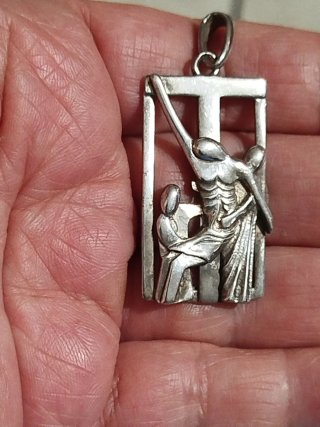 Ciondolo Argento Via Crucis Decima Stazione