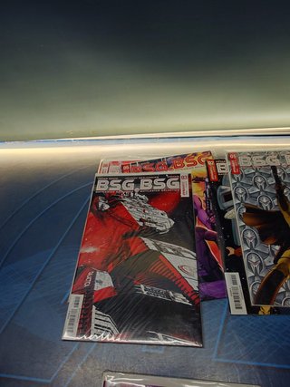 Cómics. Battlestar Galactica vs Battlestar Galactica. BSG vs BSG.