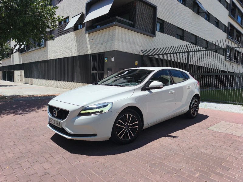 Volvo V40 2019 - foto 1