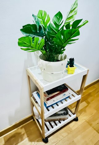 Monstera artificial + carrito auxiliar