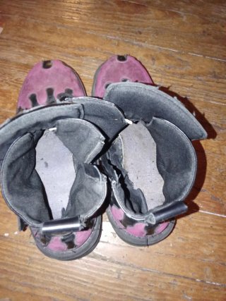 Botas New Rock negras y rojas