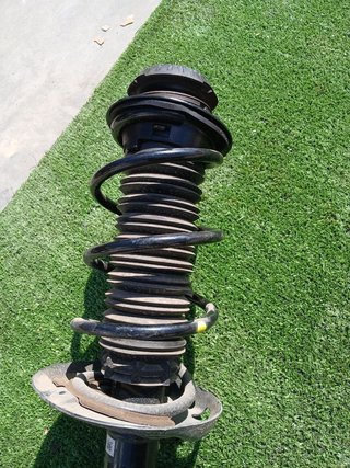 AMORTIGUADOR DELANTERO DERECHO Toyota Yaris (XP21)(2020->)