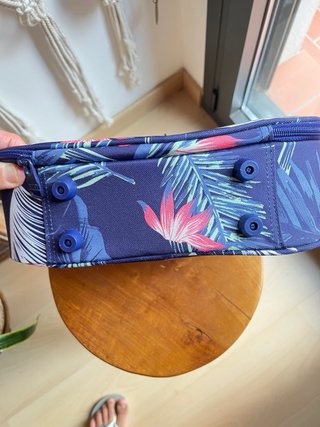 Neceser Roxy Estampado Floral Azul y Rosa
