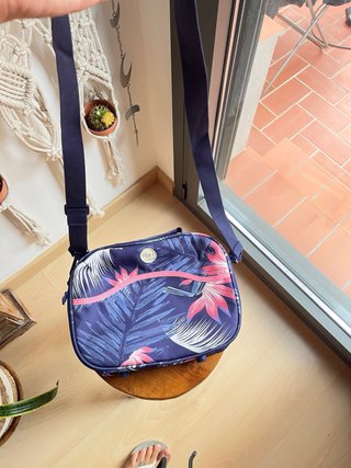 Neceser Roxy Estampado Floral Azul y Rosa