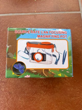 Visor de insectos con lupa