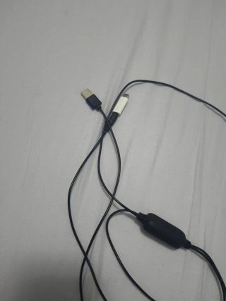 Altavoces pequeños negros