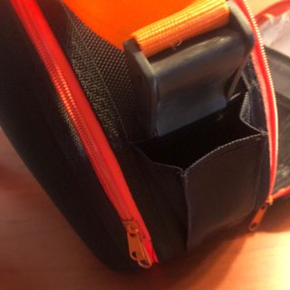 Porta alimentos negro y naranja