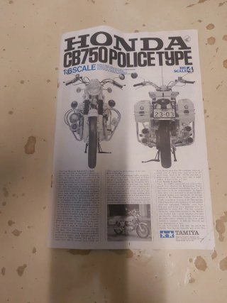 Maqueta Honda CB750 Police Type 1:6 de Tamiya
